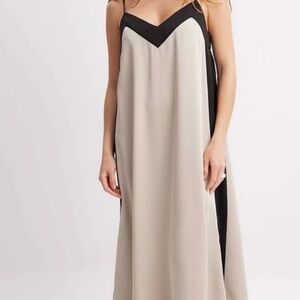 Contrast Detail Loose Maxi Dress